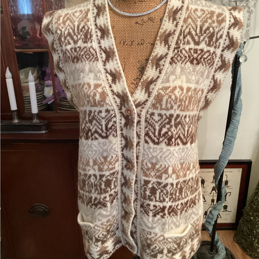 Bundle of 2 sweaters - Knit Patterned Button-Front Cardigan and grey sweater